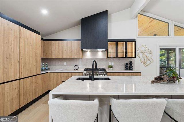 5435 High Point Road, Sandy Springs, GA 30342