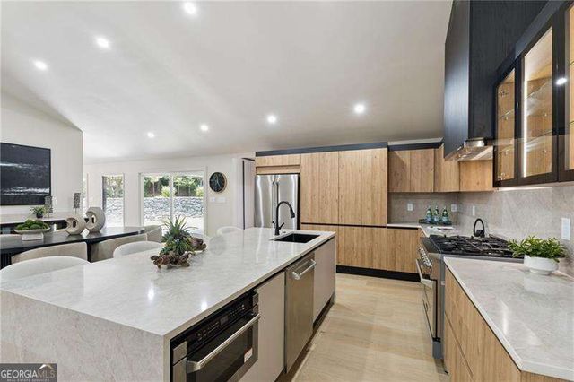 5435 High Point Road, Sandy Springs, GA 30342