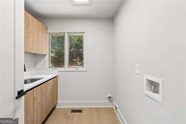 5435 High Point Road, Sandy Springs, GA 30342