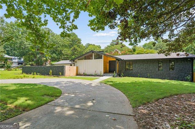 5435 High Point Road, Sandy Springs, GA 30342
