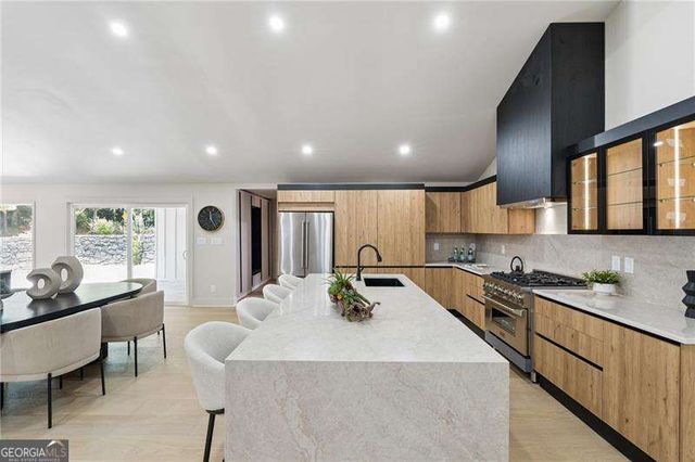 5435 High Point Road, Sandy Springs, GA 30342