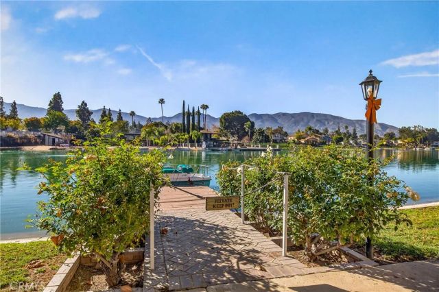 1348 Camelot Drive, Corona, CA 92882