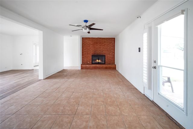 281 Oak Ridge Street, Jacksboro, TX 76458