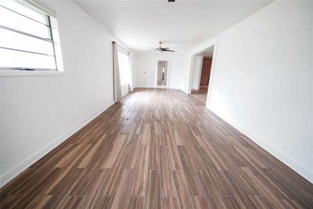 281 Oak Ridge Street, Jacksboro, TX 76458