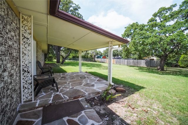 281 Oak Ridge Street, Jacksboro, TX 76458