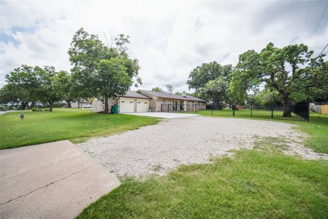 281 Oak Ridge Street, Jacksboro, TX 76458