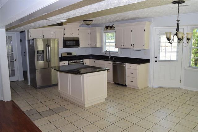 2554 RED BARN Road SW, Marietta, GA 30064