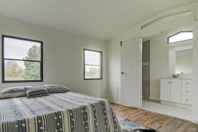 195 Dews Road, Hurt, VA 24563