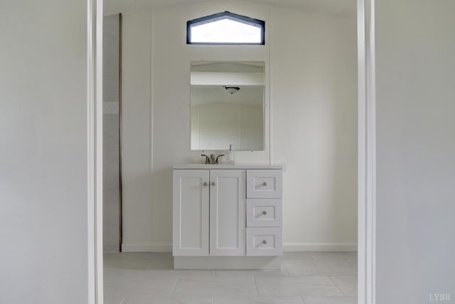 195 Dews Road, Hurt, VA 24563