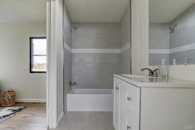 195 Dews Road, Hurt, VA 24563