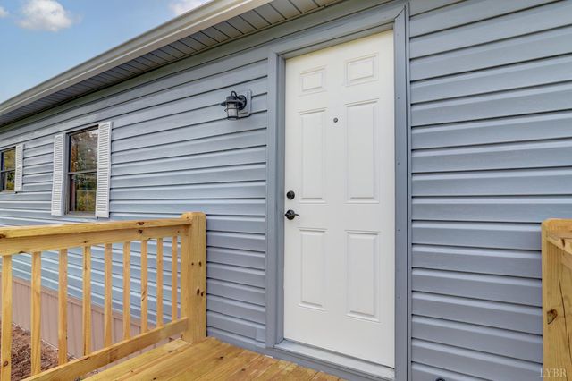 195 Dews Road, Hurt, VA 24563