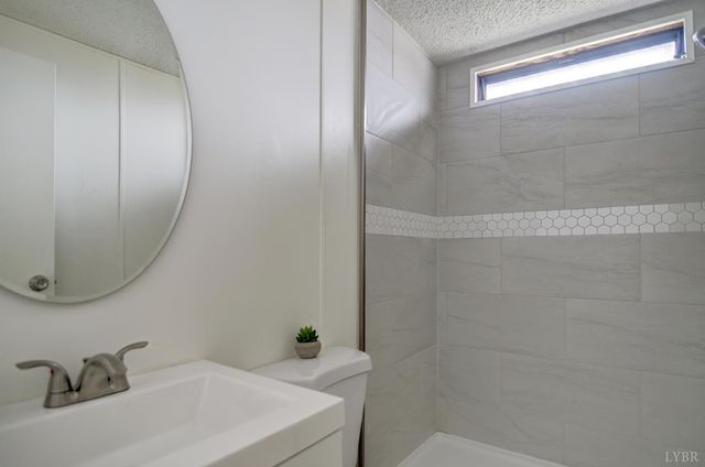 195 Dews Road, Hurt, VA 24563