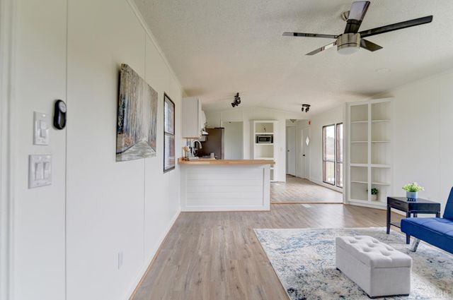 195 Dews Road, Hurt, VA 24563