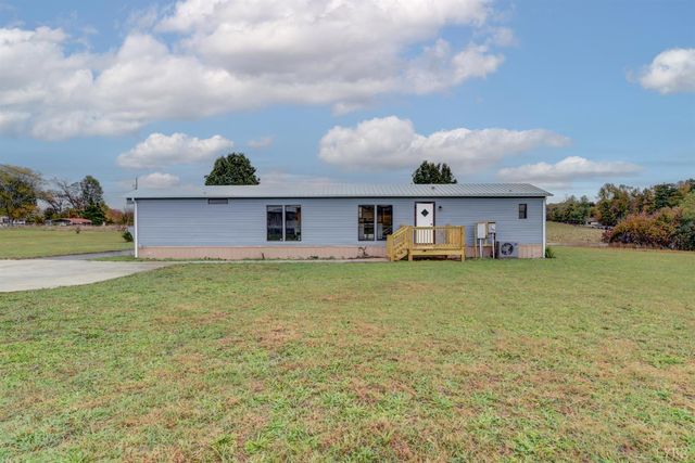 195 Dews Road, Hurt, VA 24563