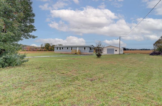 195 Dews Road, Hurt, VA 24563