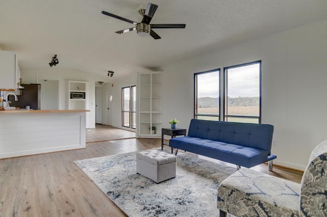 195 Dews Road, Hurt, VA 24563