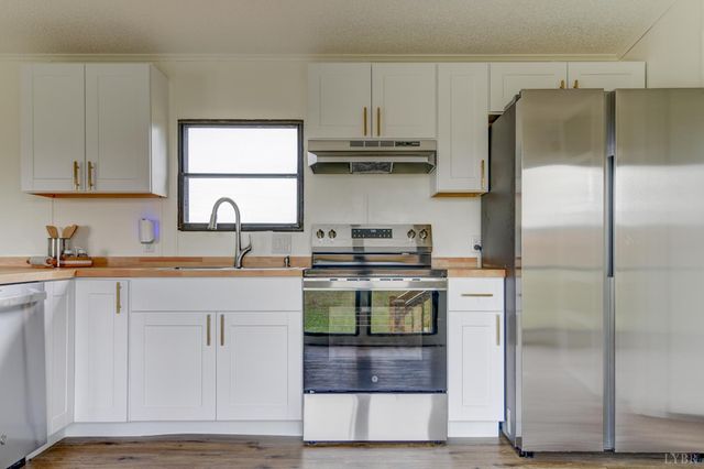 195 Dews Road, Hurt, VA 24563