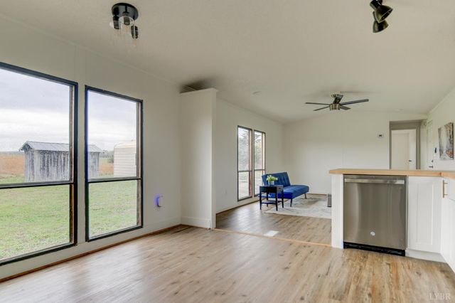 195 Dews Road, Hurt, VA 24563