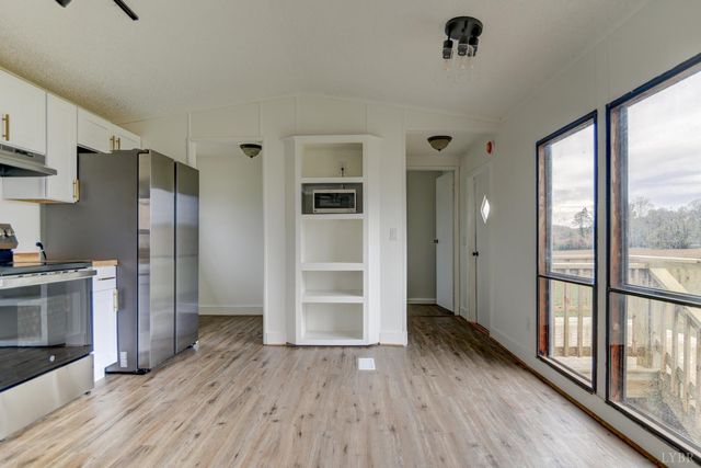 195 Dews Road, Hurt, VA 24563