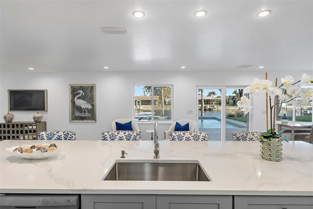 1984 KANSAS AVENUE NE, St Petersburg, FL 33703