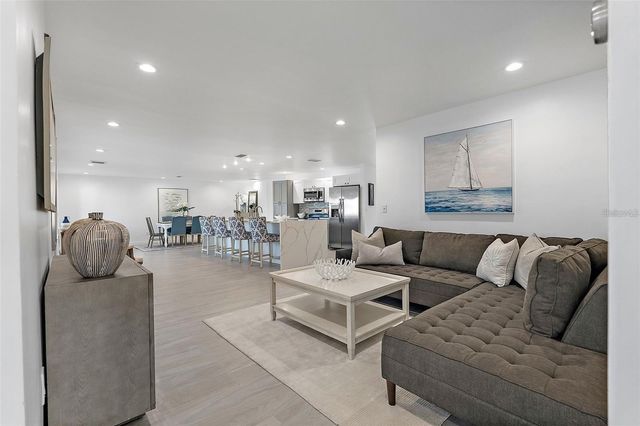 1984 KANSAS AVENUE NE, St Petersburg, FL 33703