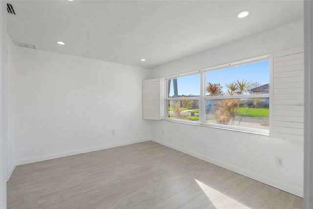 1984 KANSAS AVENUE NE, St Petersburg, FL 33703