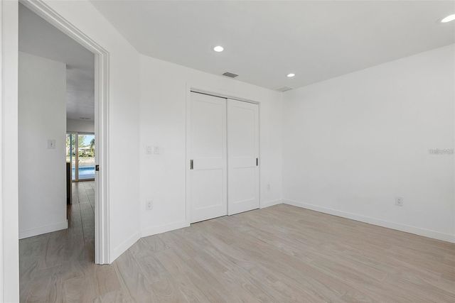 1984 KANSAS AVENUE NE, St Petersburg, FL 33703