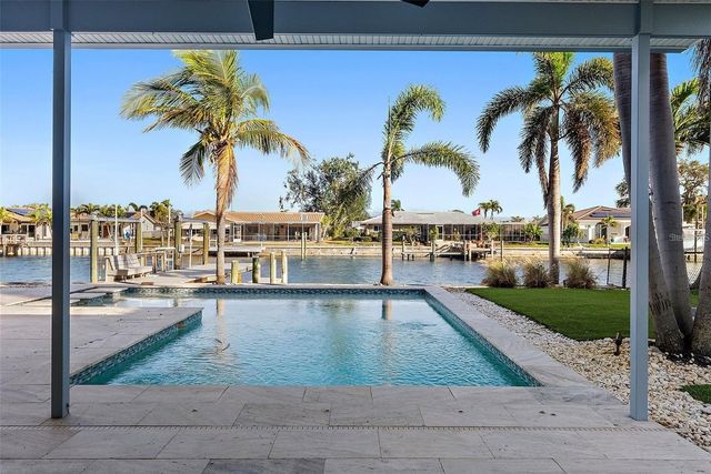 1984 KANSAS AVENUE NE, St Petersburg, FL 33703