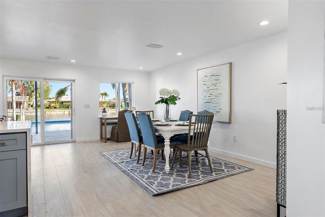 1984 KANSAS AVENUE NE, St Petersburg, FL 33703