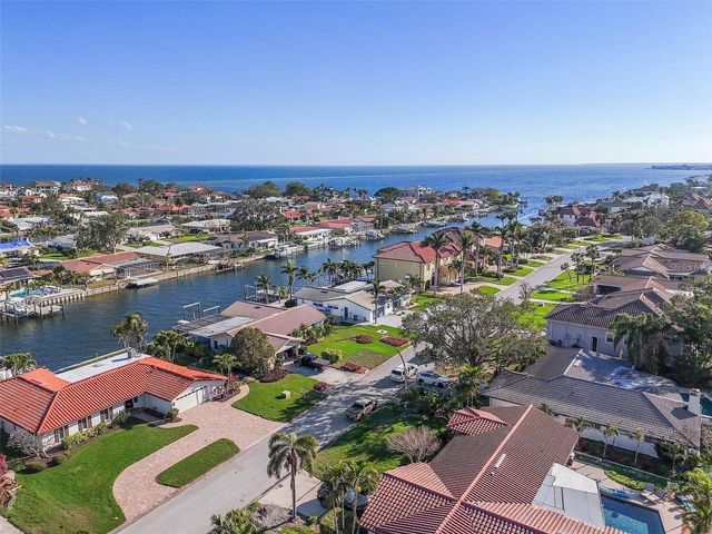 1984 KANSAS AVENUE NE, St Petersburg, FL 33703