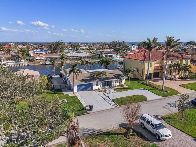 1984 KANSAS AVENUE NE, St Petersburg, FL 33703