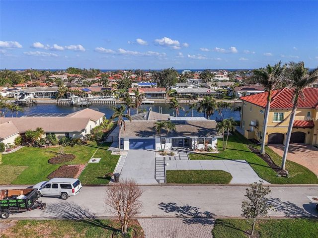 1984 KANSAS AVENUE NE, St Petersburg, FL 33703