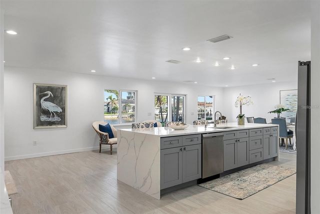 1984 KANSAS AVENUE NE, St Petersburg, FL 33703