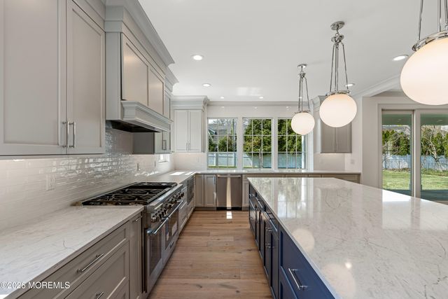 94 Park Avenue, Fair Haven, NJ 07704