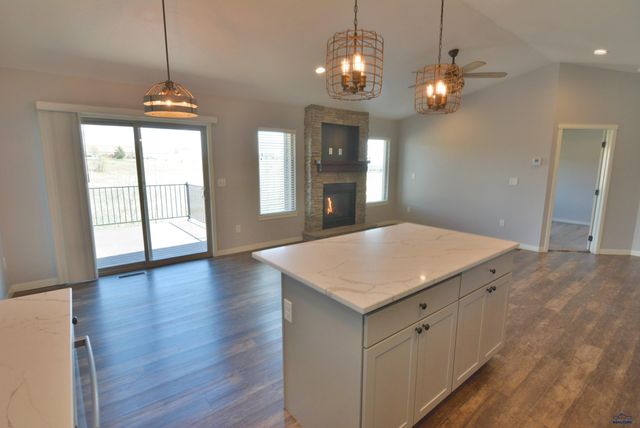 602 COPPERFIELD DR, Rapid City, SD 57703