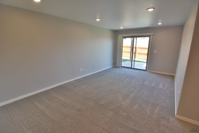 602 COPPERFIELD DR, Rapid City, SD 57703