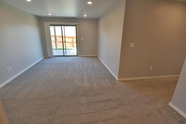 602 COPPERFIELD DR, Rapid City, SD 57703