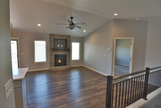 602 COPPERFIELD DR, Rapid City, SD 57703