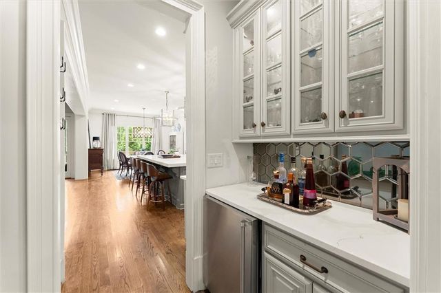 542 Hillside Drive NW, Atlanta, GA 30342