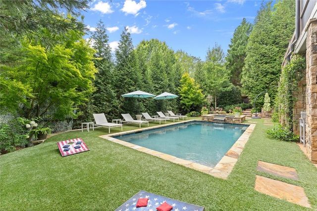 542 Hillside Drive NW, Atlanta, GA 30342
