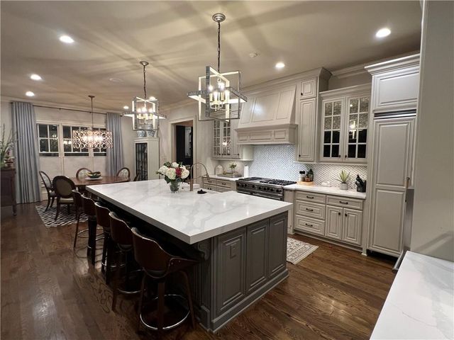 542 Hillside Drive NW, Atlanta, GA 30342