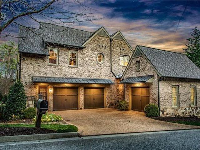542 Hillside Drive NW, Atlanta, GA 30342