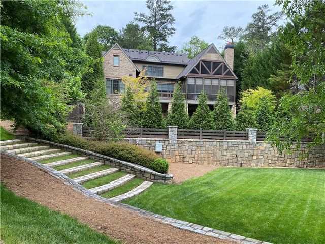 542 Hillside Drive NW, Atlanta, GA 30342