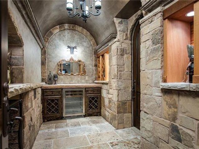542 Hillside Drive NW, Atlanta, GA 30342