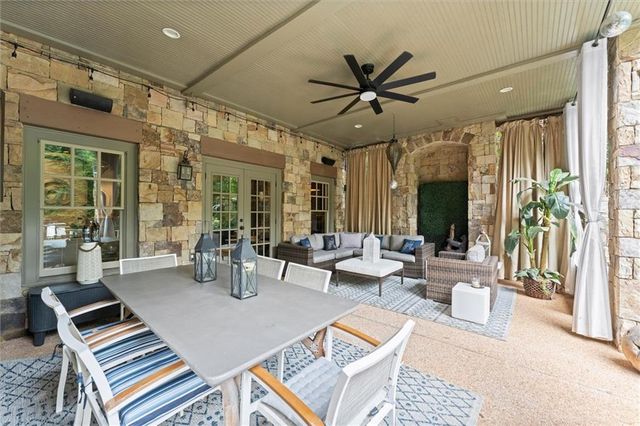 542 Hillside Drive NW, Atlanta, GA 30342