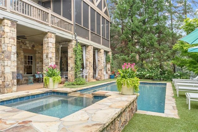 542 Hillside Drive NW, Atlanta, GA 30342