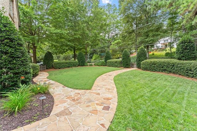 542 Hillside Drive NW, Atlanta, GA 30342