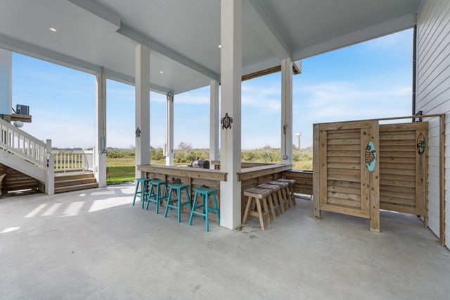 4413 Ranger Drive, Port Bolivar, TX 77650