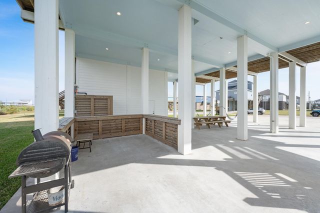 4413 Ranger Drive, Port Bolivar, TX 77650