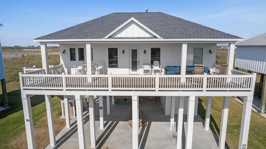 4413 Ranger Drive, Port Bolivar, TX 77650